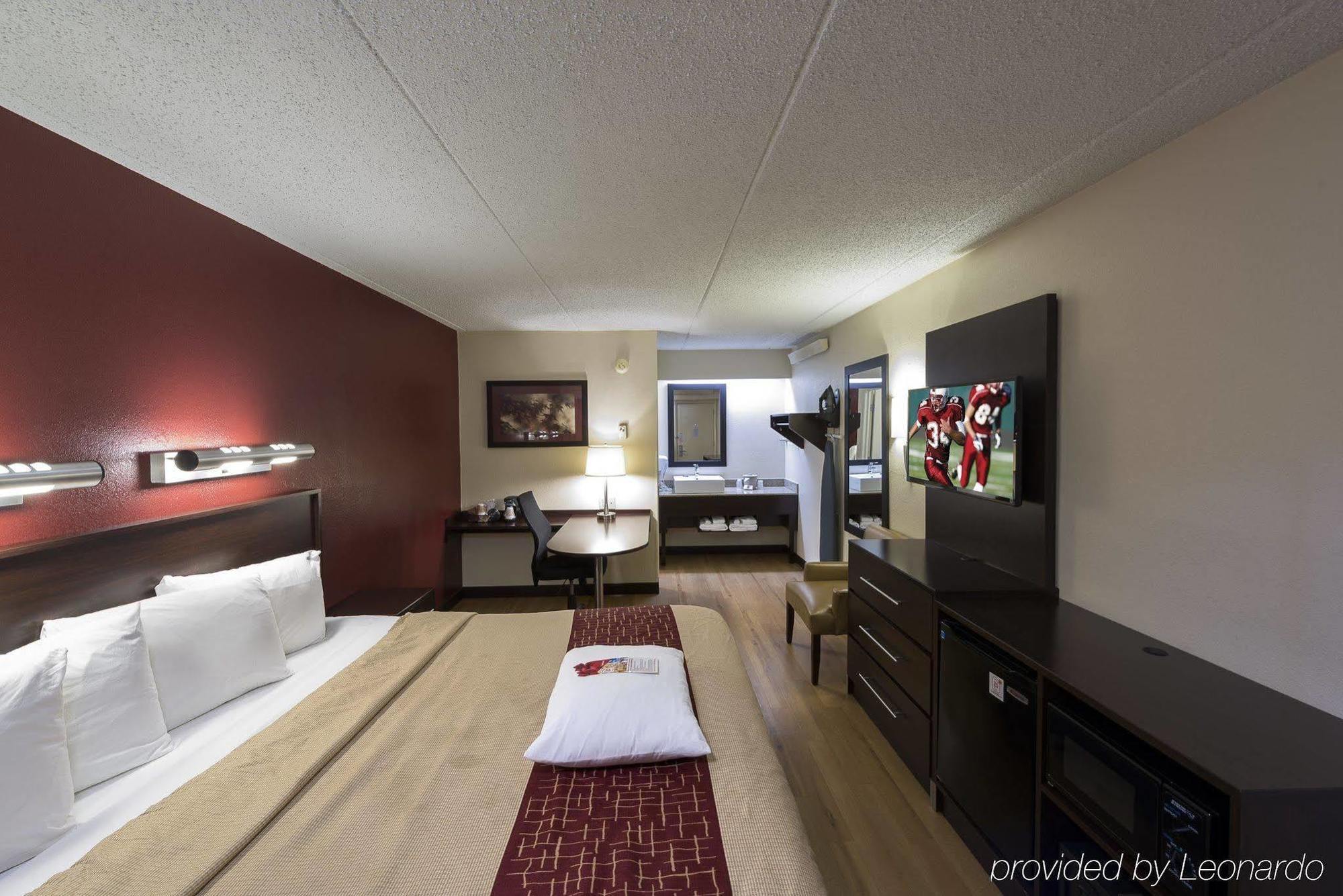 Red Roof Inn Plus+ University At Buffalo - Amherst Exteriör bild